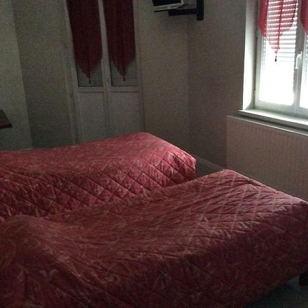 Hotel Le Trianon Hesdin Esterno foto